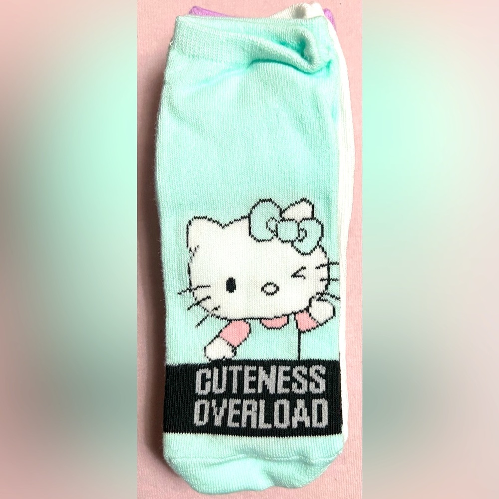 Hello Kitty No-Show Socks - Picture 2 of 2